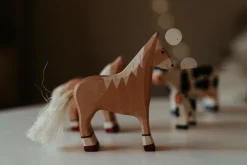 Holztiger | Paard Staand, Lichtbruin