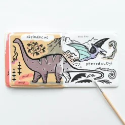 Wee Gallery | Badboekje | Kleur De Dinosaurus